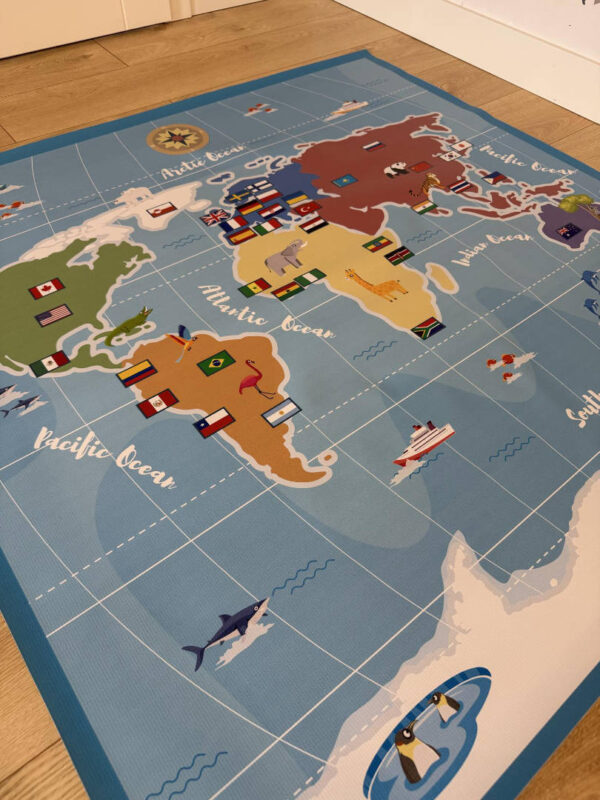 Mata edukacyjna Poznajemy Świat - Discover the World(3) Mata edukacyjna POZNAJEMY ŚWIAT – DISCOVER THE WORLD